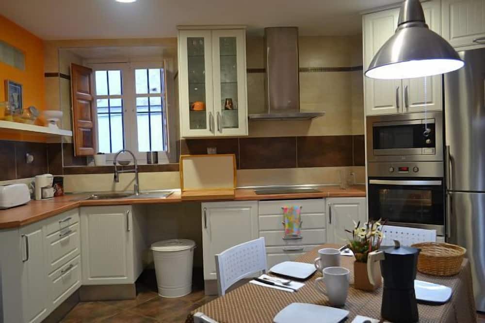 Photo of Kitchen in Burujon
