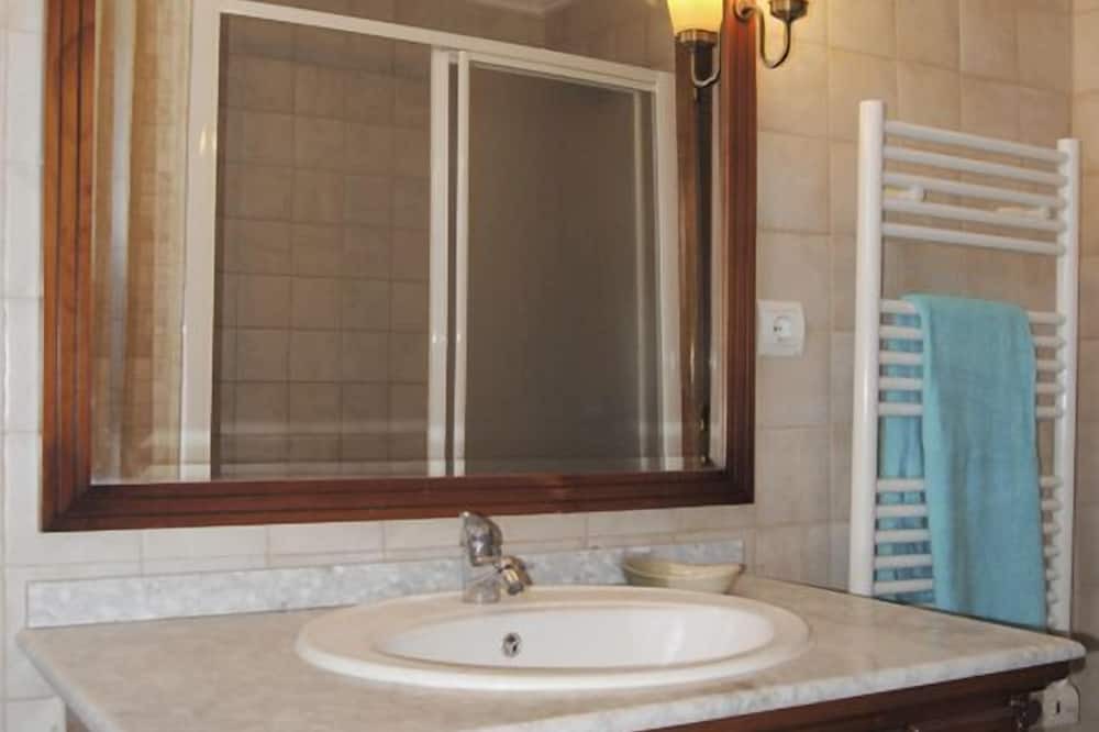 Photo of Bathroom in Turis