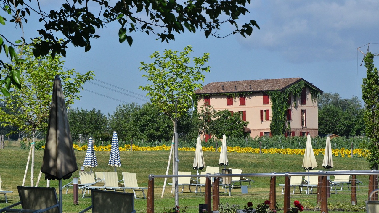 Photo of Outdoor in Canali