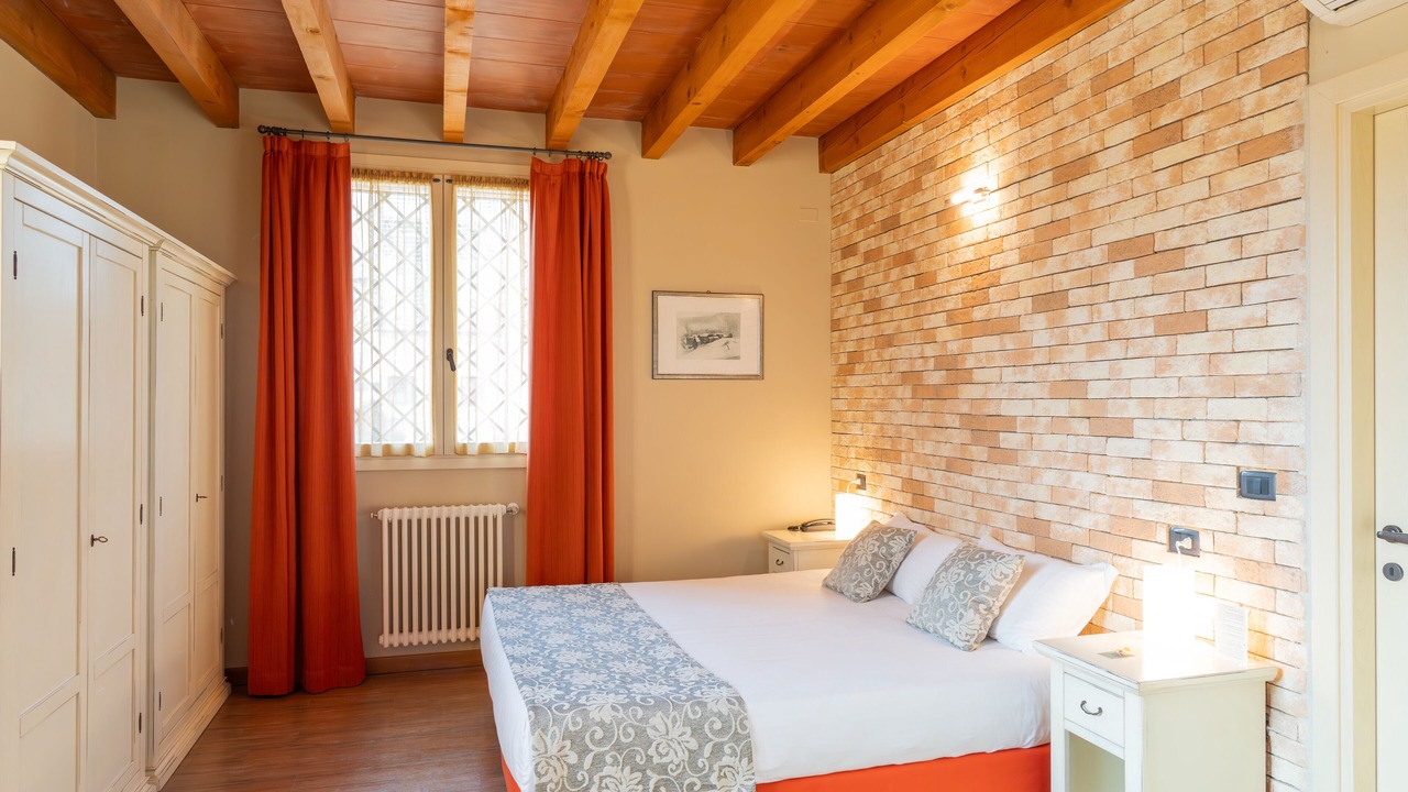 Photo of Bedroom in Canali