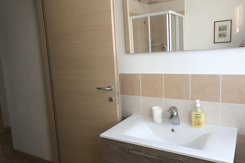 Photo of Bathroom in Albate