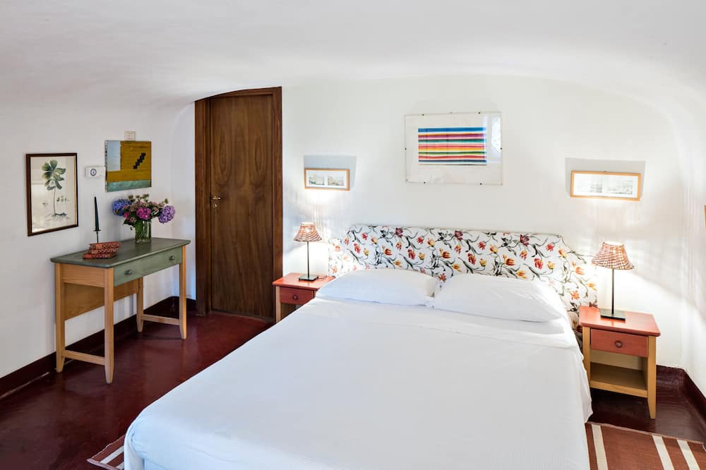 Photo of Bedroom in Nola