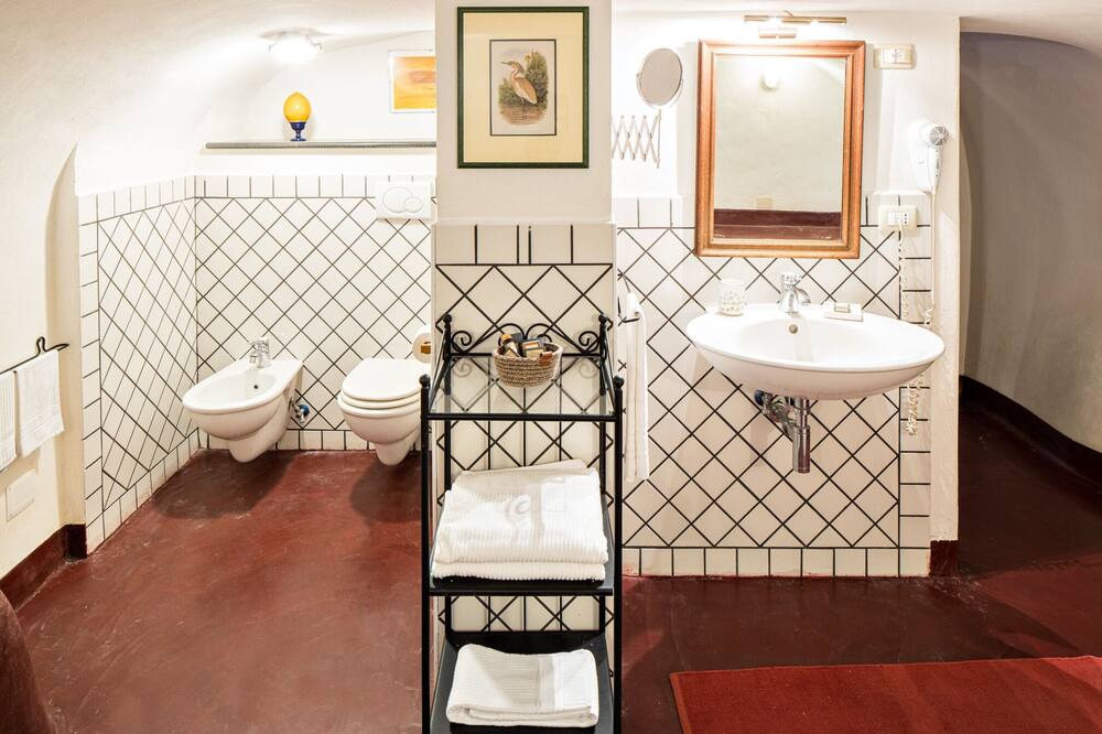 Photo of Bathroom in Nola