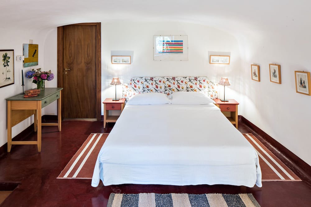 Photo of Bedroom in Nola
