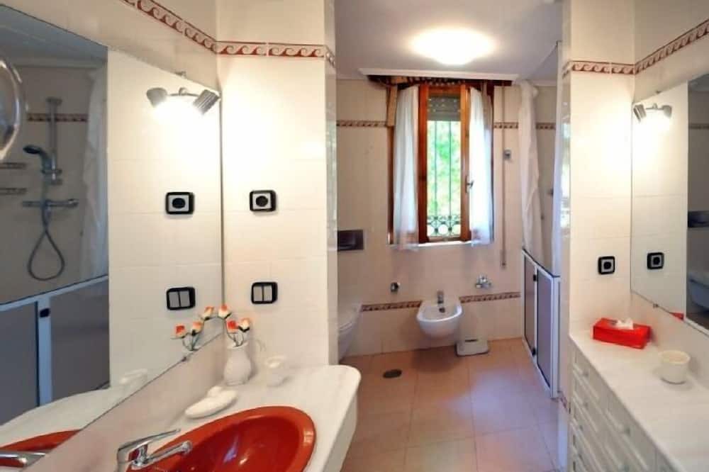 Photo of Bathroom in Albarreal de Tajo