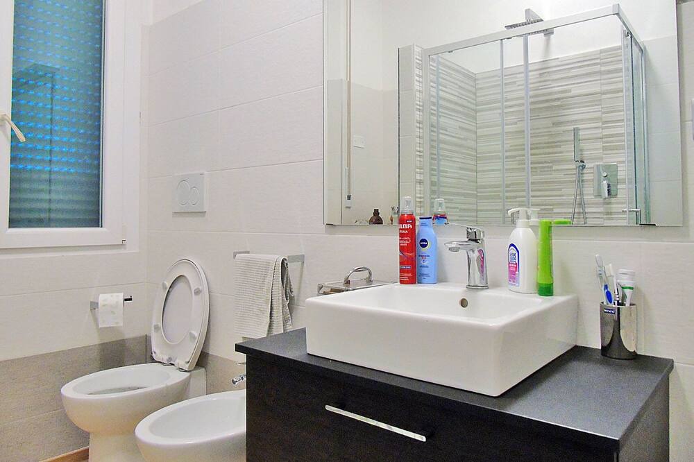 Photo of Bathroom in Tellaro