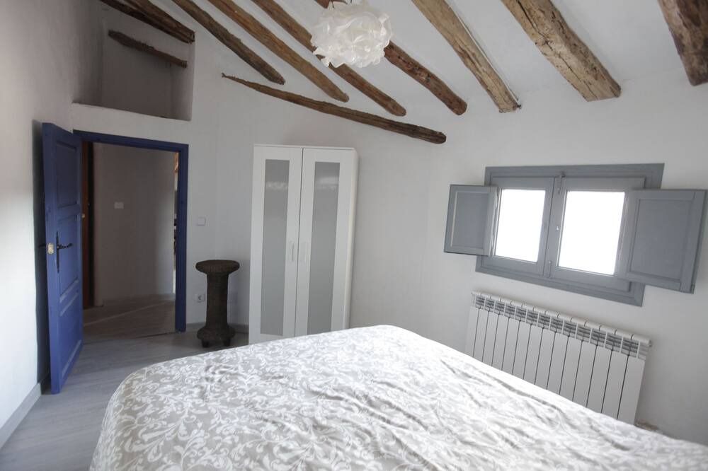 Photo of Bedroom in Belmonte de Gracian