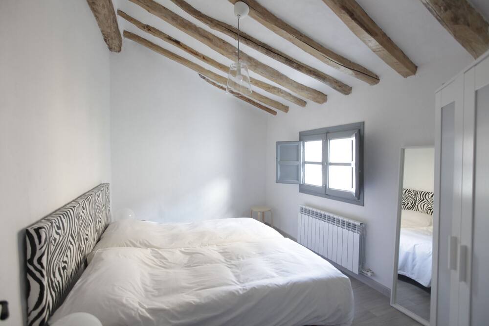 Photo of Bedroom in Belmonte de Gracian