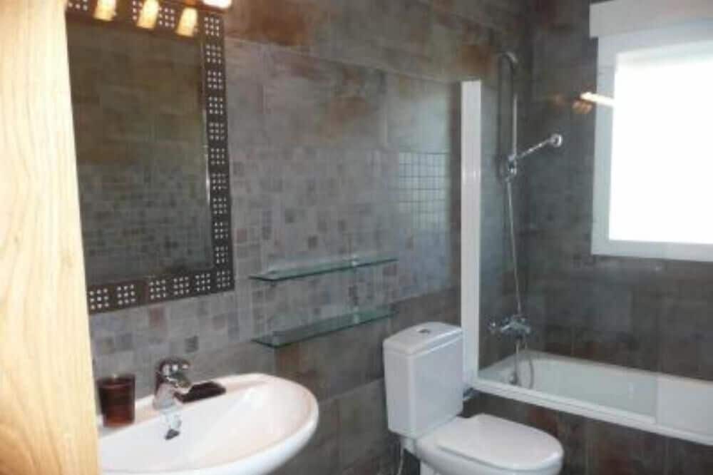 Photo of Bathroom in Alberic