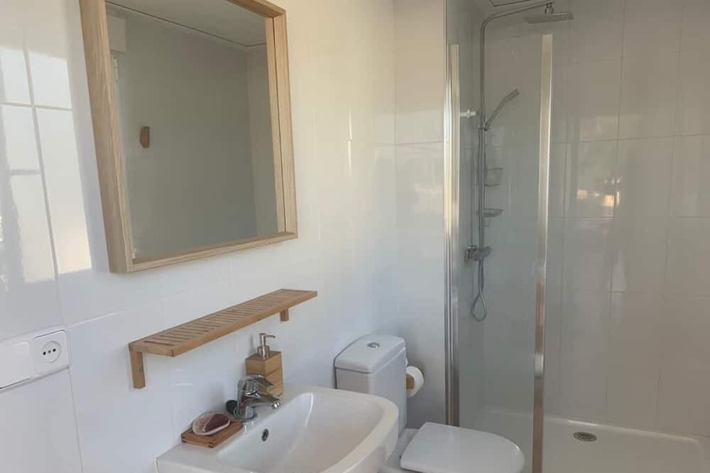Photo of Bathroom in Alberic