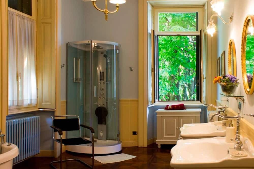 Photo of Bathroom in Moltrasio