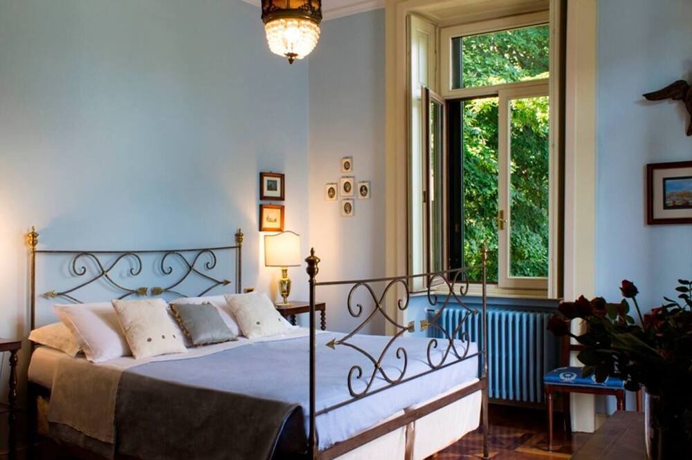 Photo of Bedroom in Moltrasio