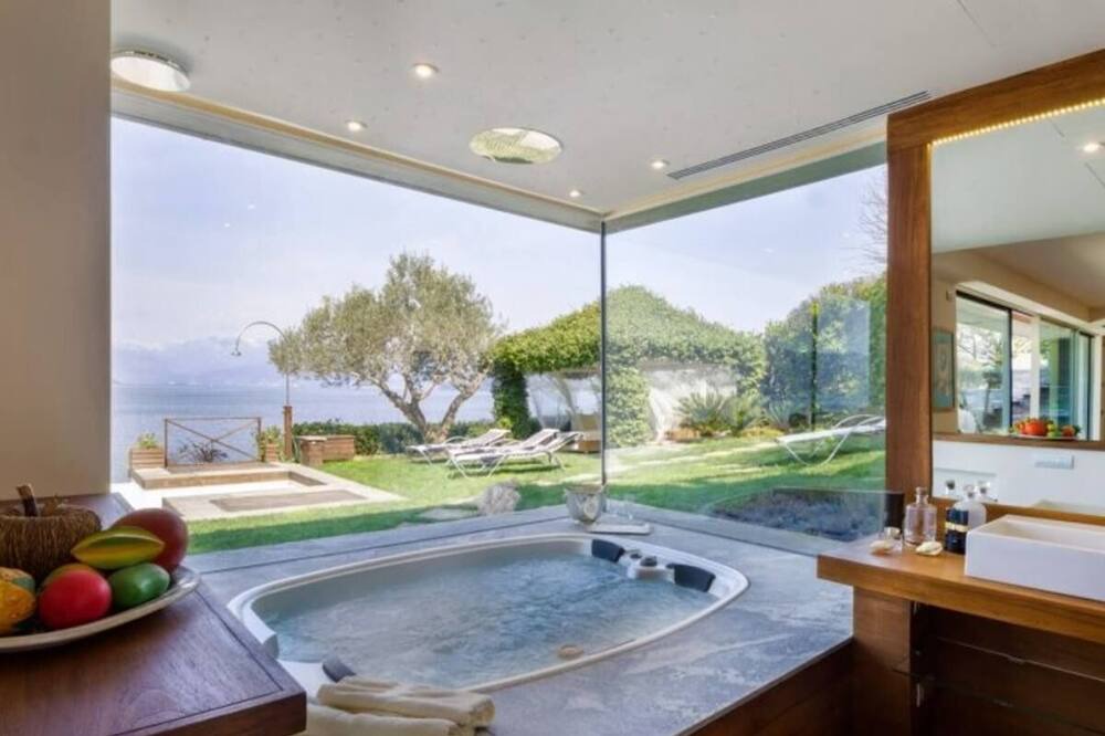 Photo of Bathroom in Ispra
