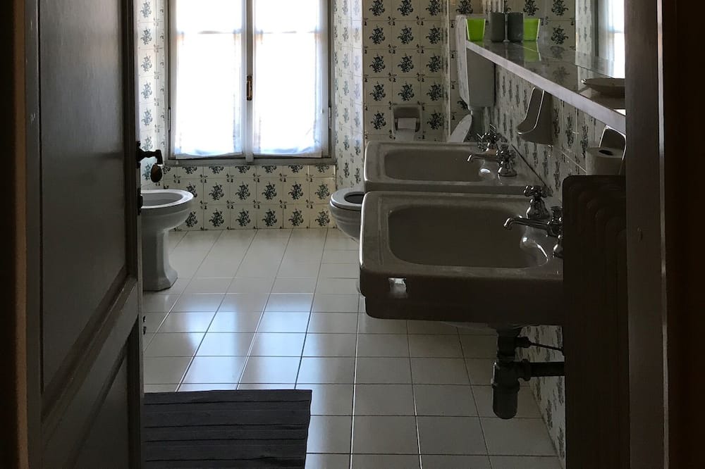 Photo of Bathroom in Barzano