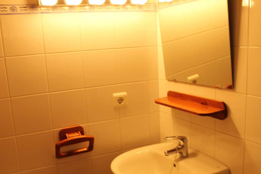 Photo of Bathroom in Senan