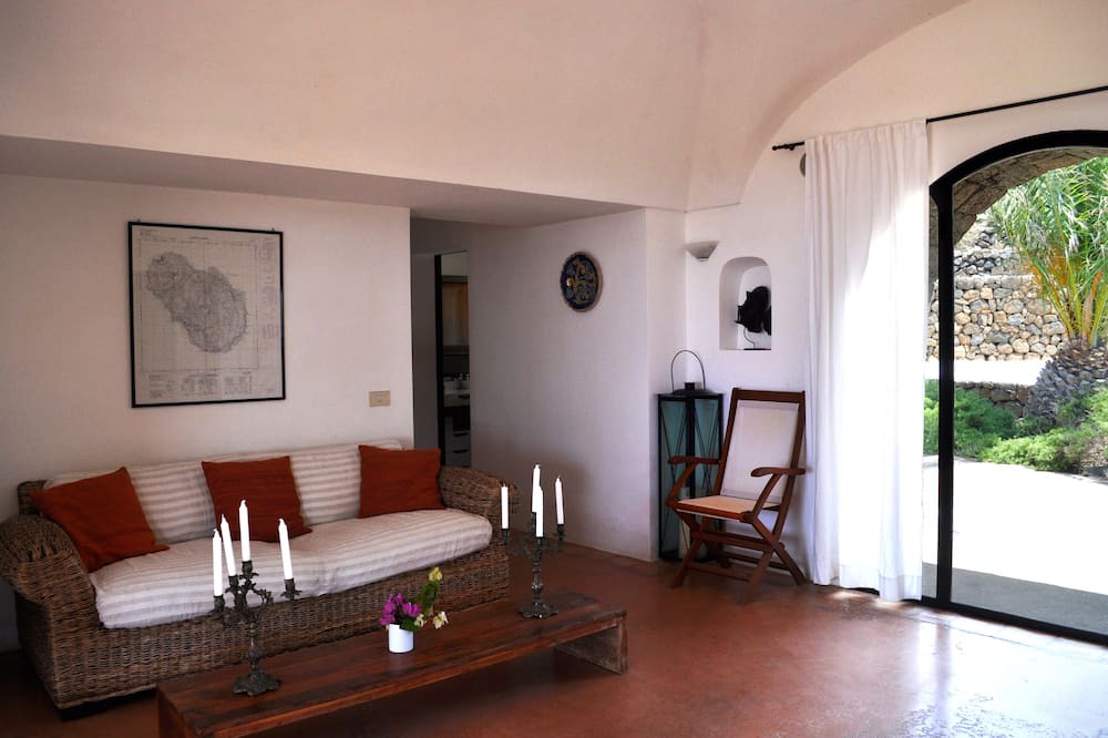 Photo of Livingroom in Pantelleria