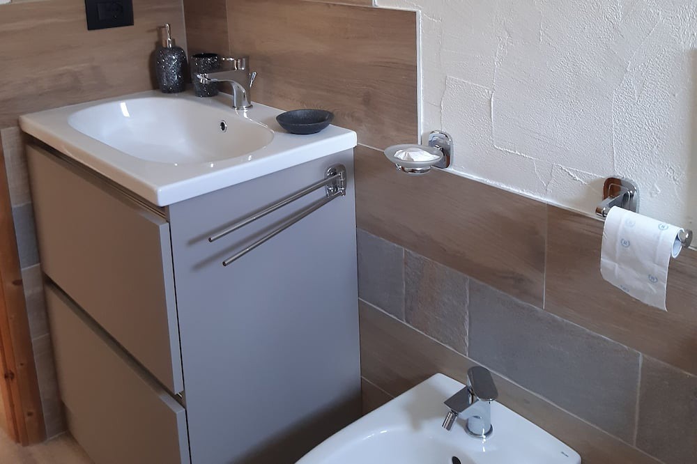 Photo of Bathroom in Degioz