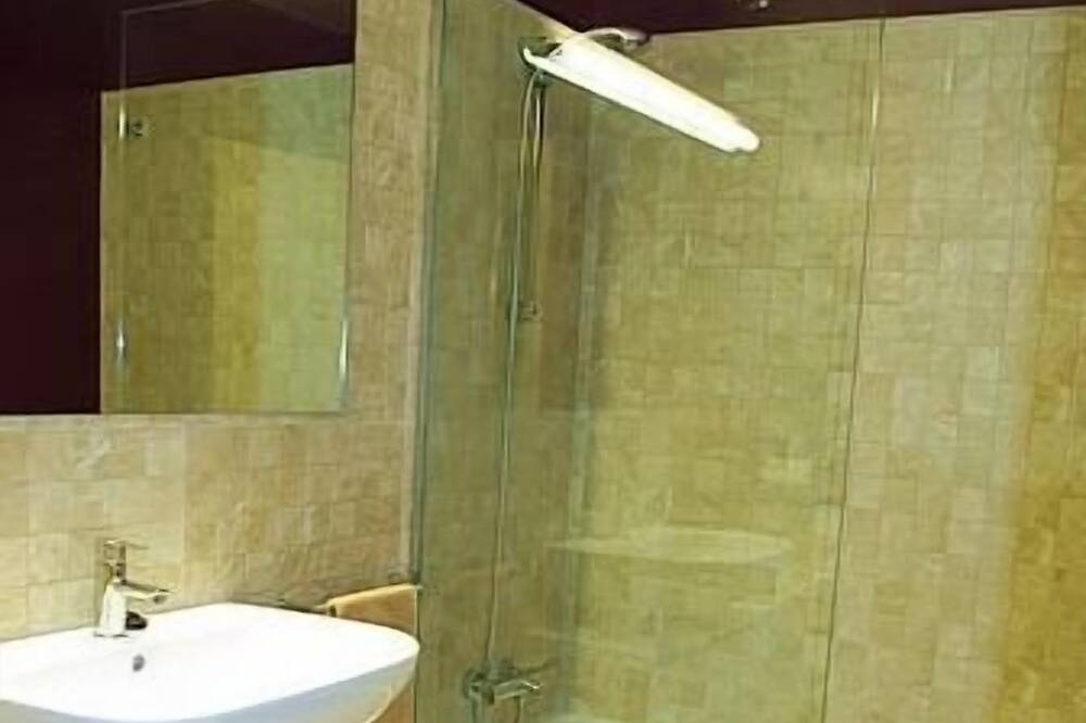 Photo of Bathroom in Fares