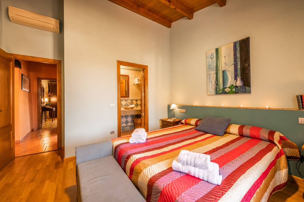 Photo of Bedroom in Espolla