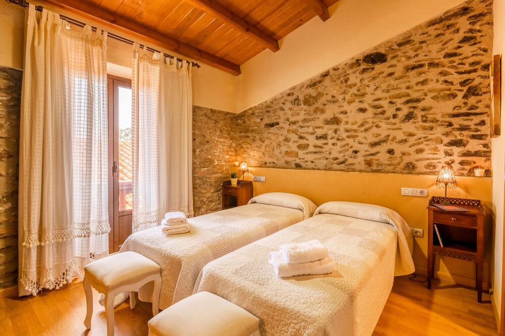 Photo of Bedroom in Espolla