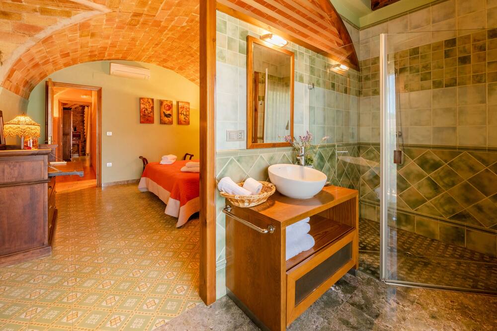 Photo of Bathroom in Espolla