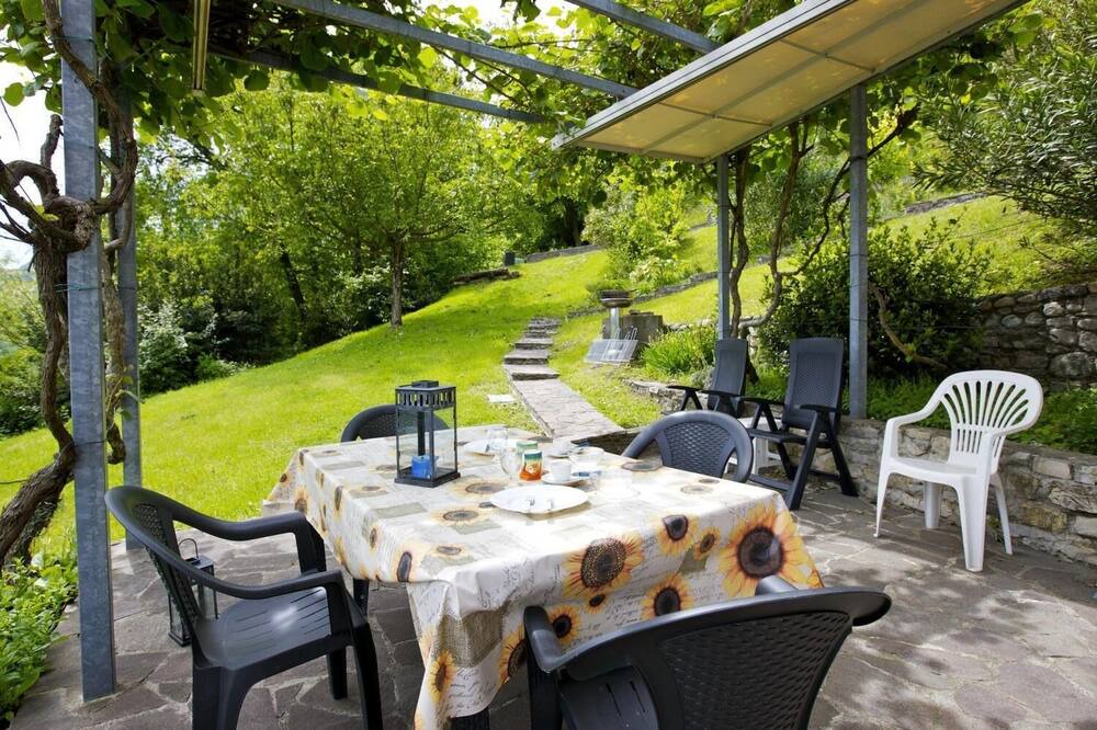 Photo of Patio Balcony in Brezzo di Bedero