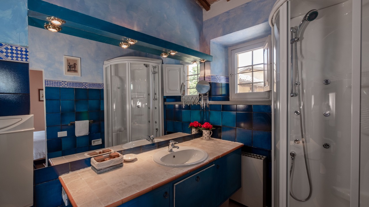Photo of Bathroom in Collepepe