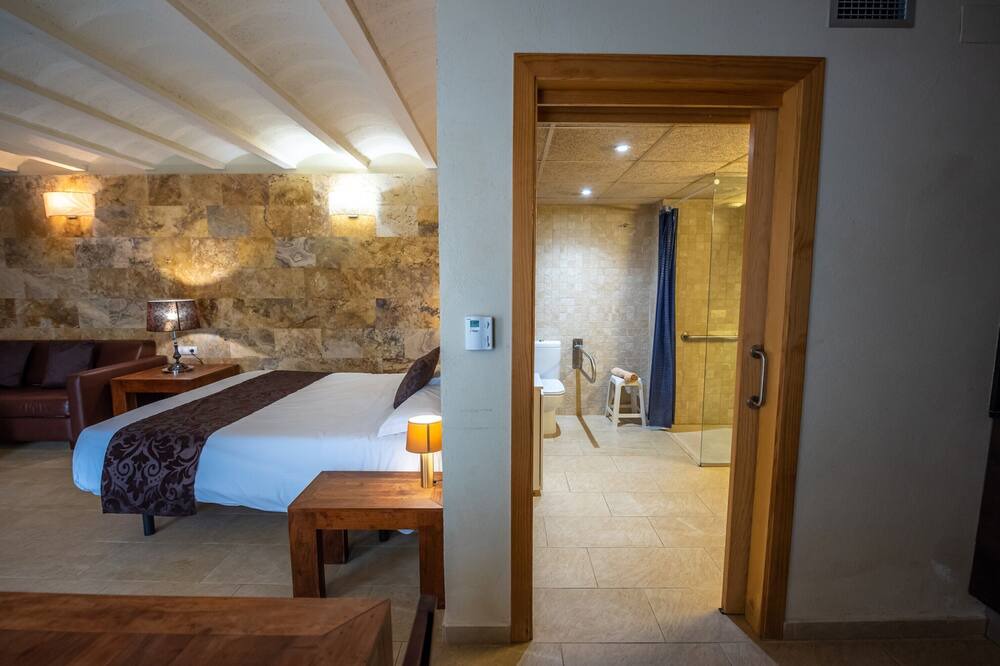 Photo of Bedroom in Fares