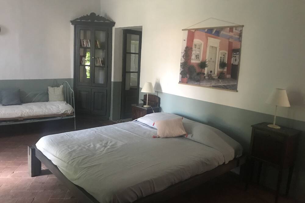 Photo of Bedroom in Sant Jordi Desvalls