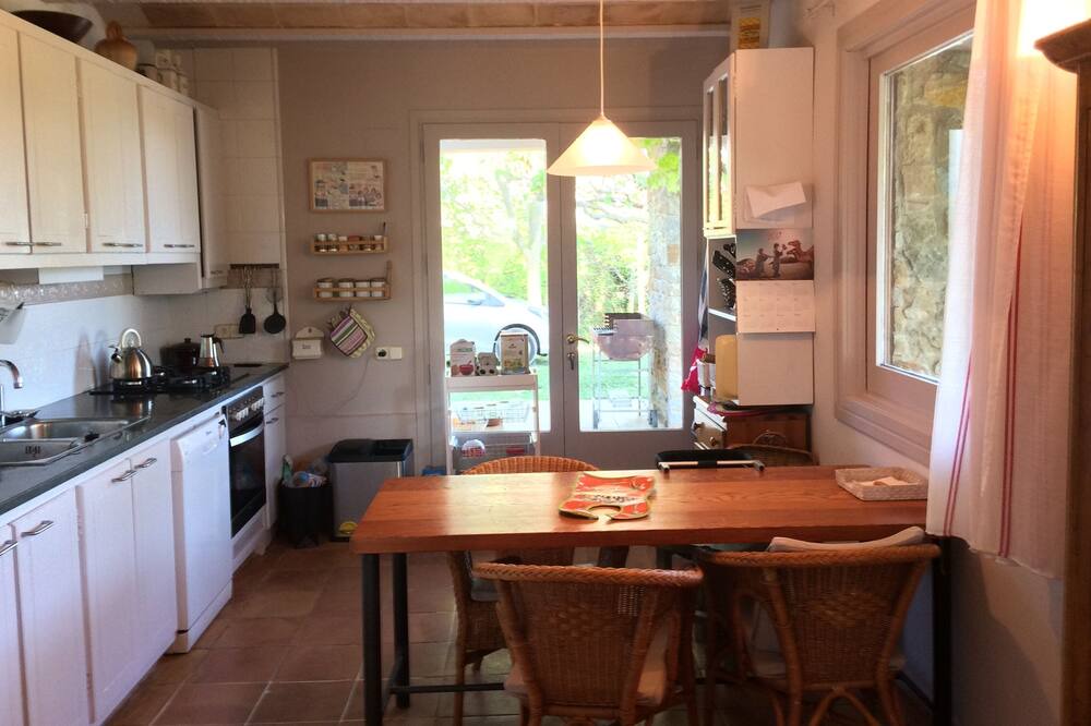 Photo of Kitchen in Llampaies