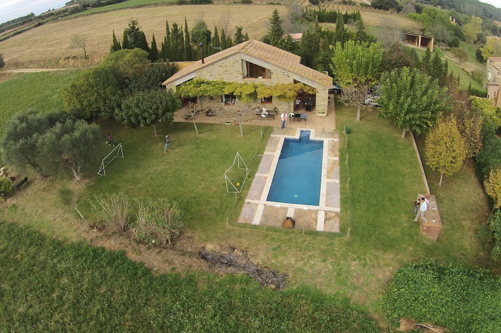 Photo of Outdoor in Llampaies
