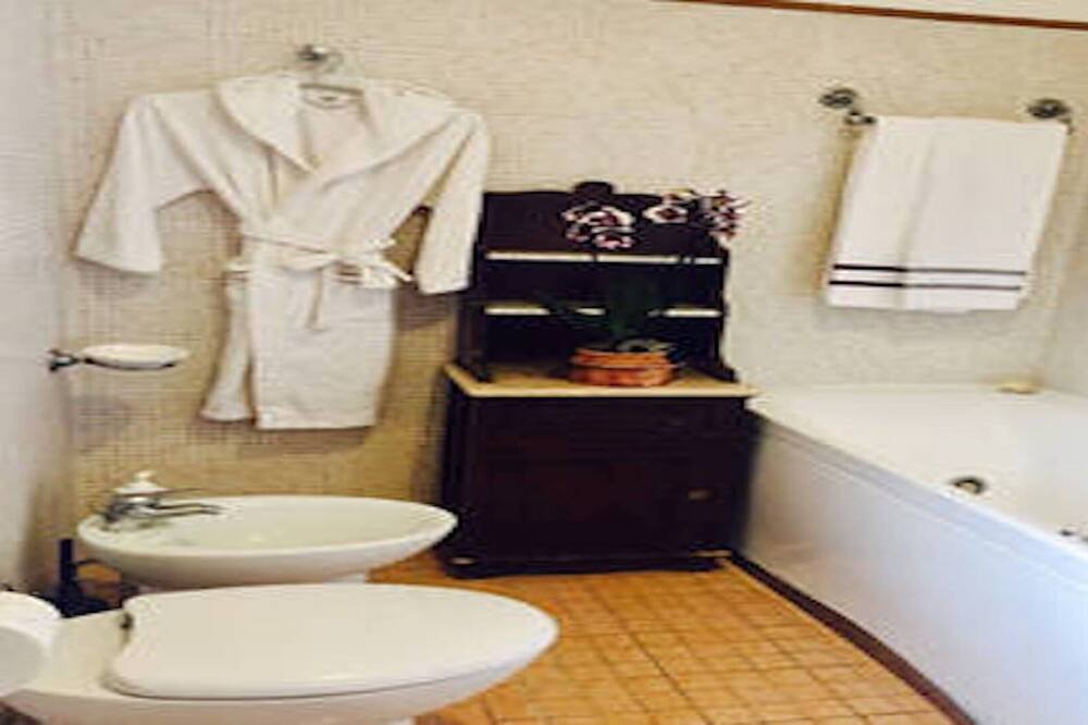Photo of Bathroom in Tivoli
