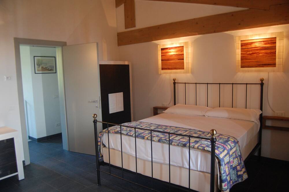 Photo of Bedroom in Navazzo