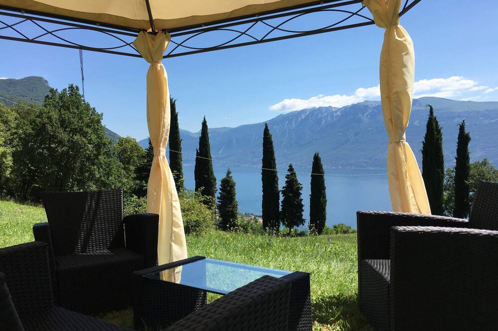 Photo of Patio Balcony in Navazzo