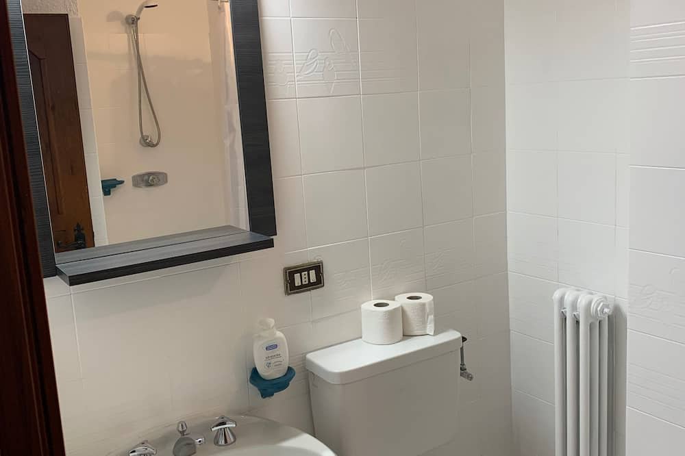 Photo of Bathroom in Pallusieux