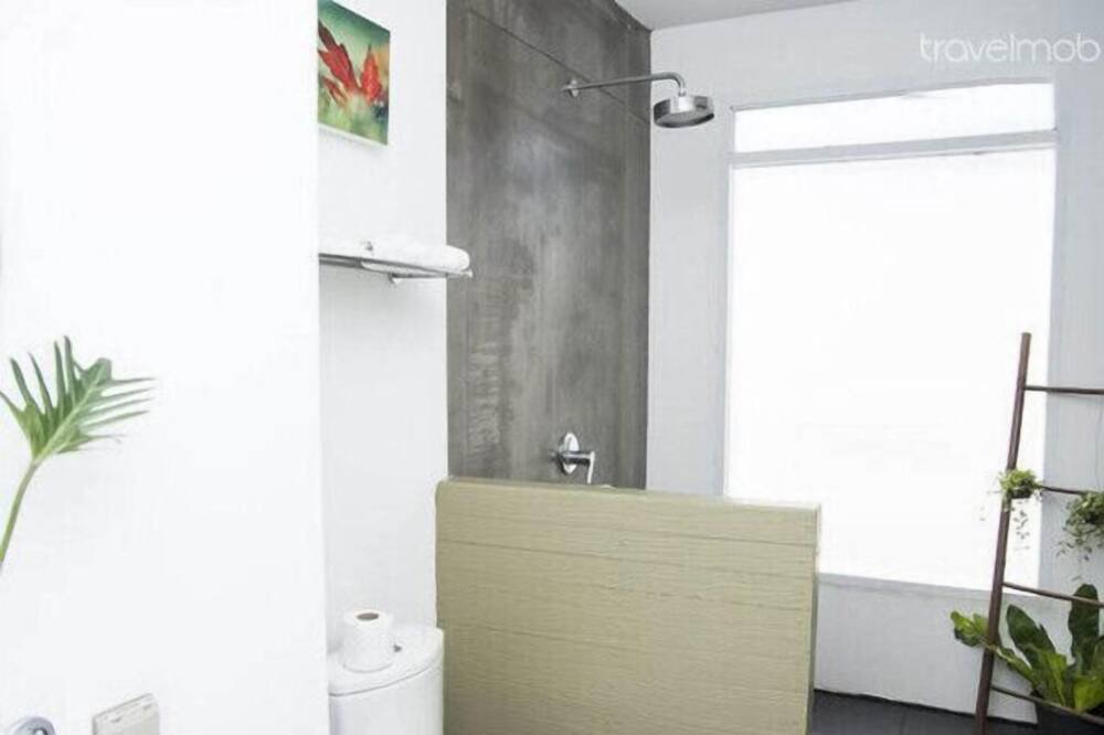 Photo of Bathroom in Yan Nawa