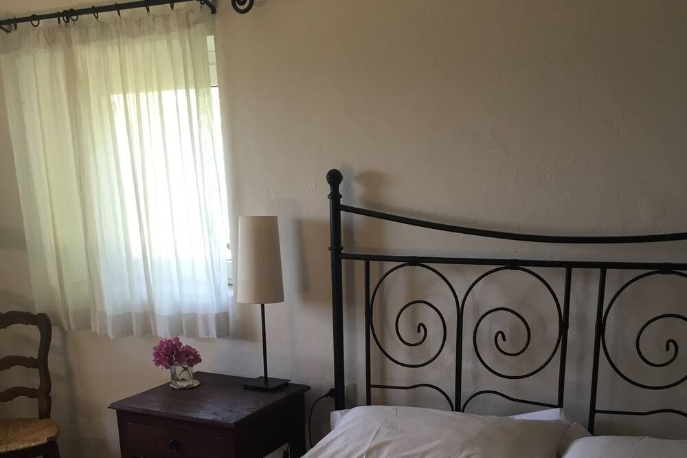 Photo of Bedroom in Baschi