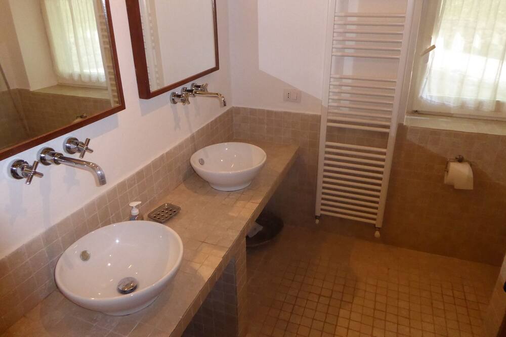 Photo of Bedroom in Baschi