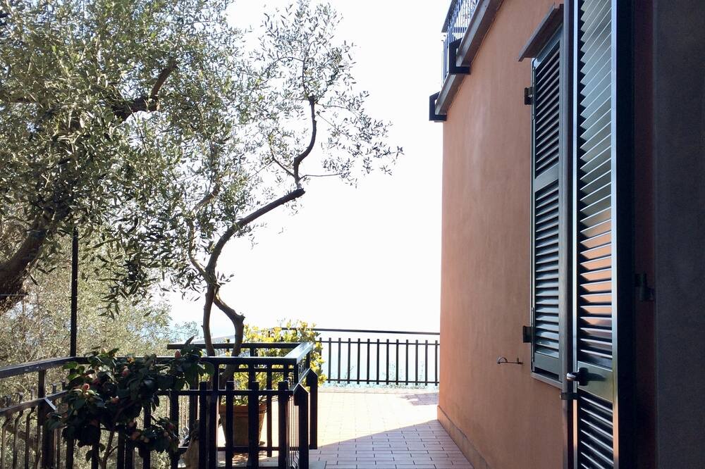 Photo of Patio Balcony in Tellaro