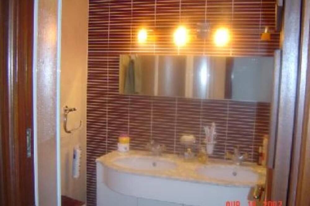 Photo of Bathroom in Almadraba-Canyelles