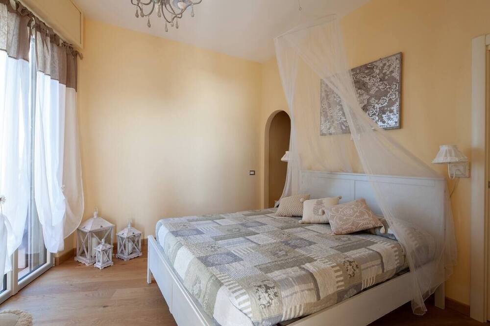 Photo of Bedroom in Tellaro