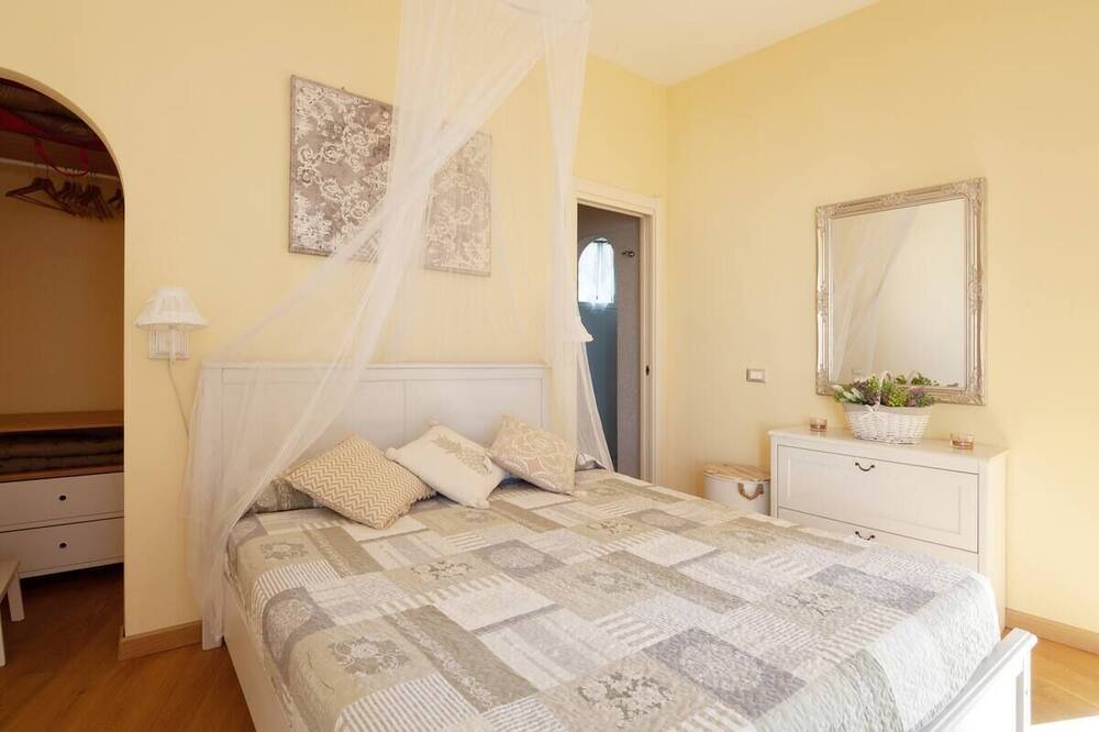 Photo of Bedroom in Tellaro