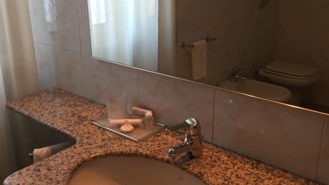 Photo of Bathroom in Melzo