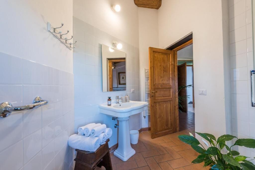 Photo of Bathroom in Todi