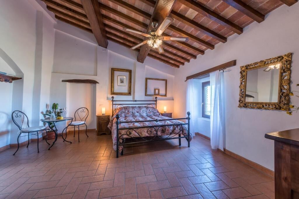 Photo of Bedroom in Todi
