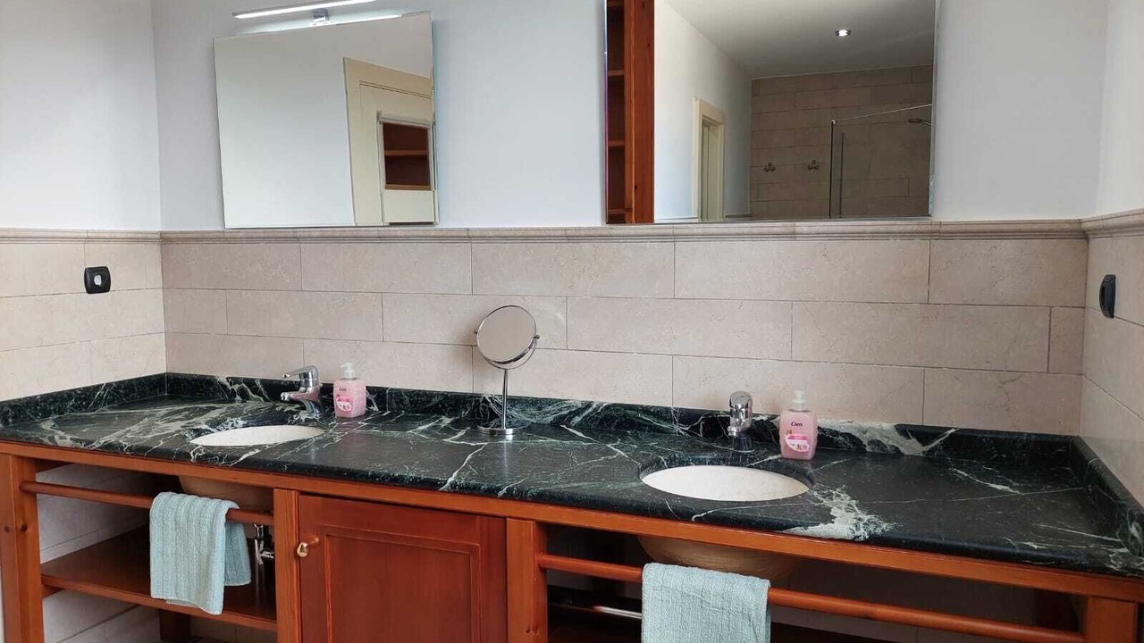 Photo of Bathroom in Calig