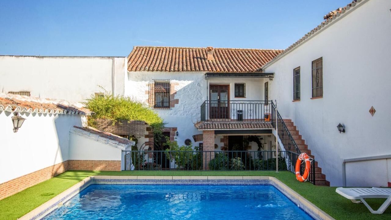 Photo of Outdoor in Guarroman