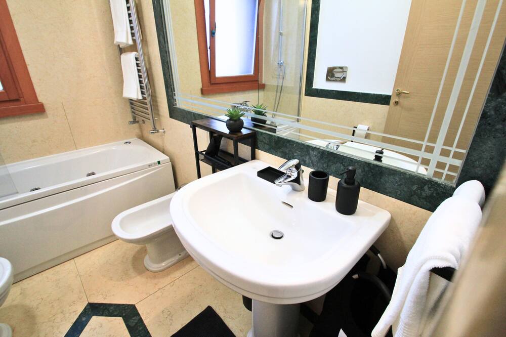 Photo of Bathroom in Torrino