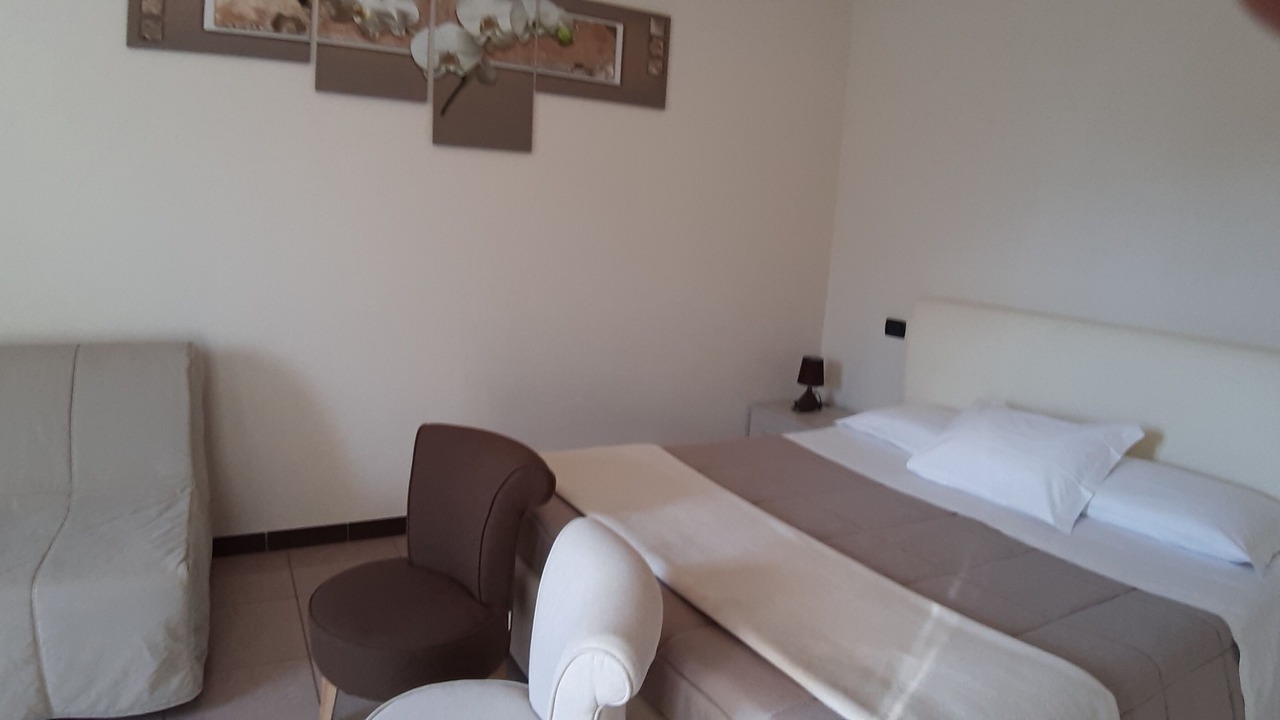 Photo of Bedroom in Sale Marasino
