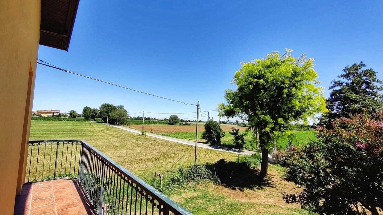 Photo of Outdoor in Boves